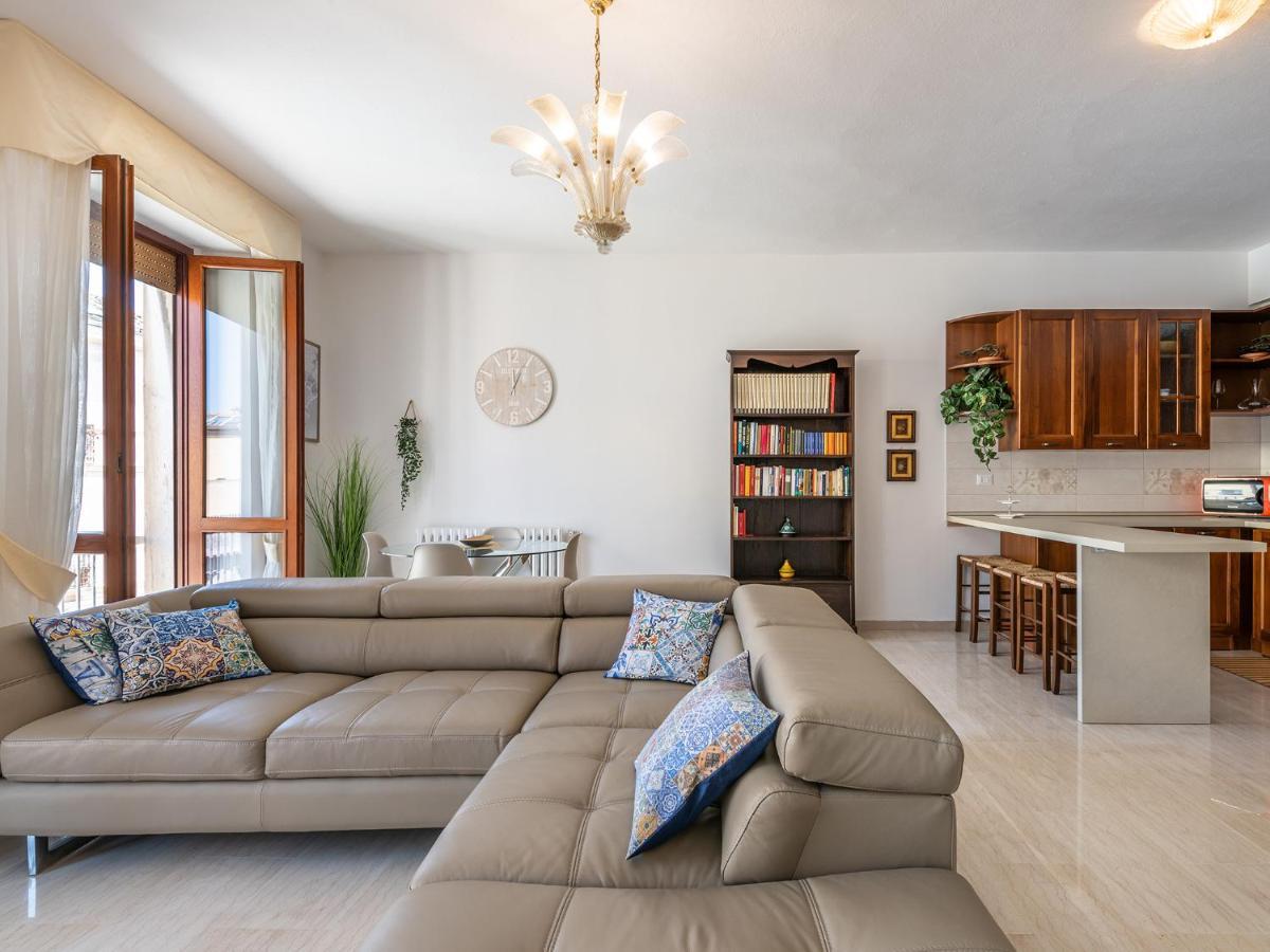 Apartment On Shopping Street Cagliari Exterior foto